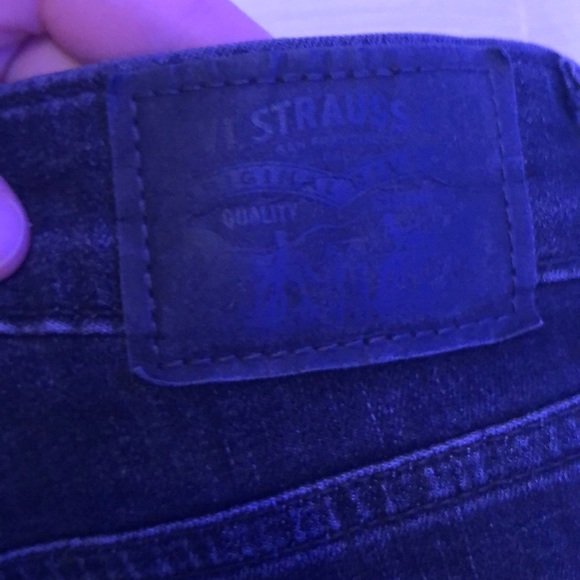 Levi’s black ripped skinny jeans - Picture 4 of 5